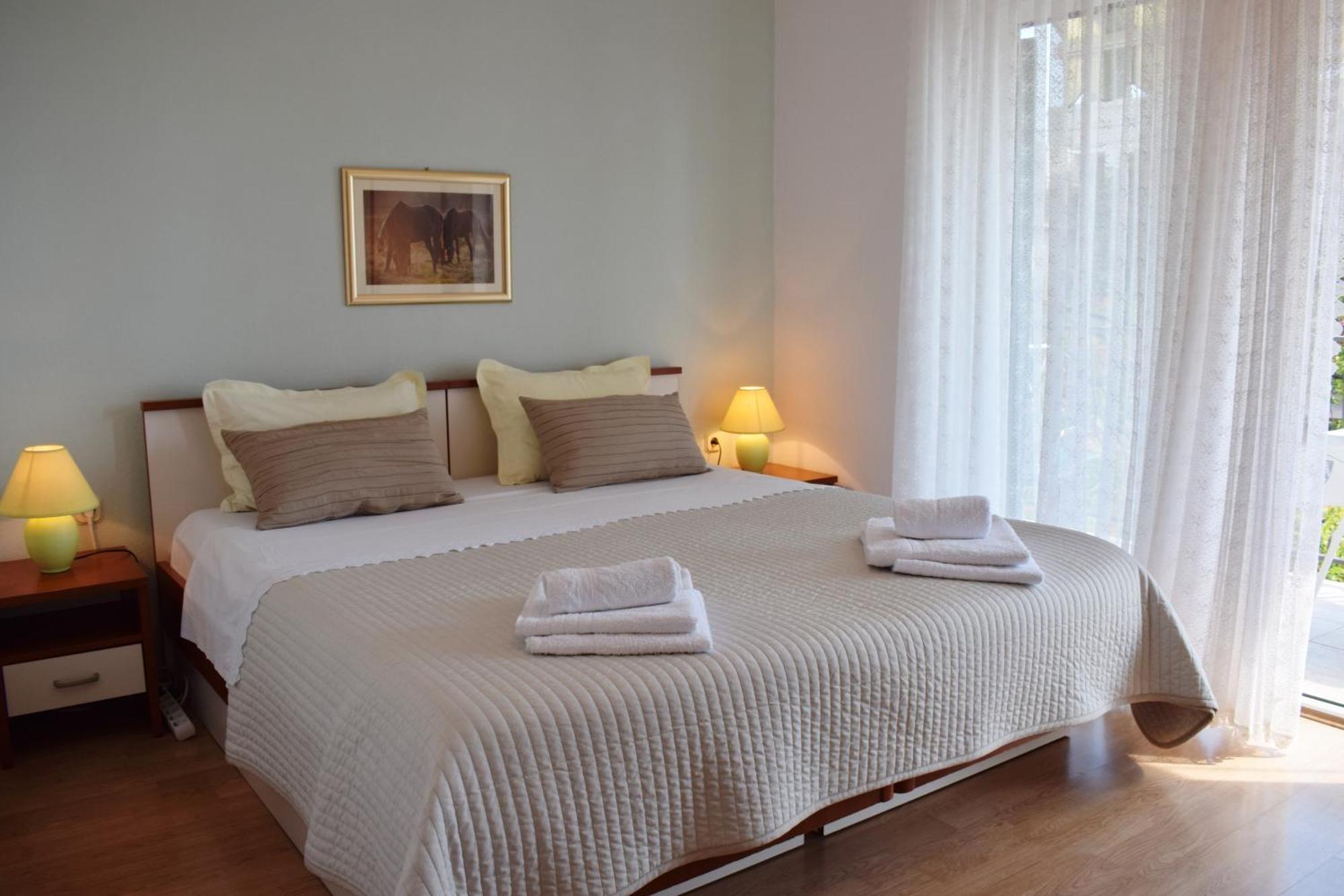 Lina Vrankovic Apartments Хвар Экстерьер фото