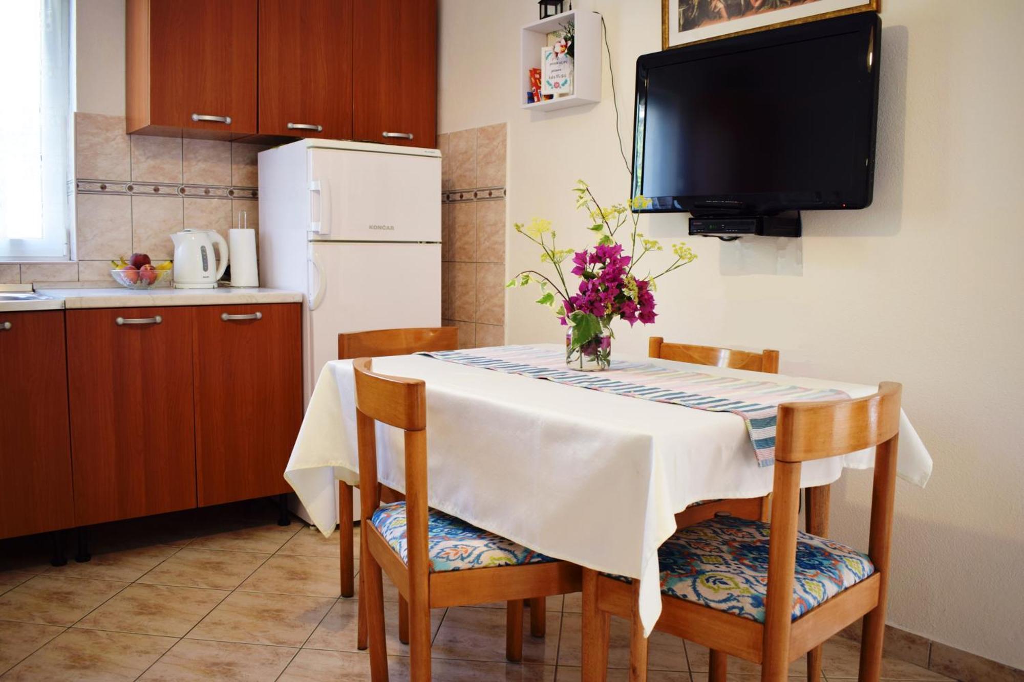 Lina Vrankovic Apartments Хвар Экстерьер фото